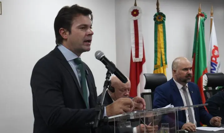  Brasil e Polônia estreitam laços com a criação da ANMPOL em ato solene na Assembleia Legislativa