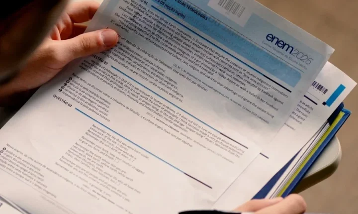 Universitário do Amanhã 2026: inscrições abertas para o curso preparatório gratuito para o ENEM